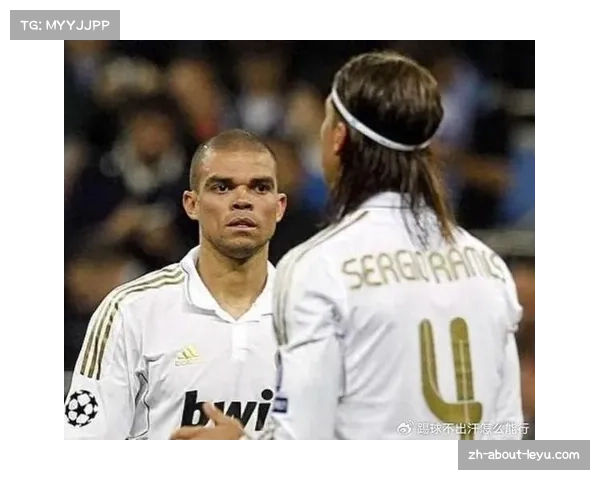 比利亚雷亚尔佩佩扮演二前锋 布坎南右路支撑战术平衡